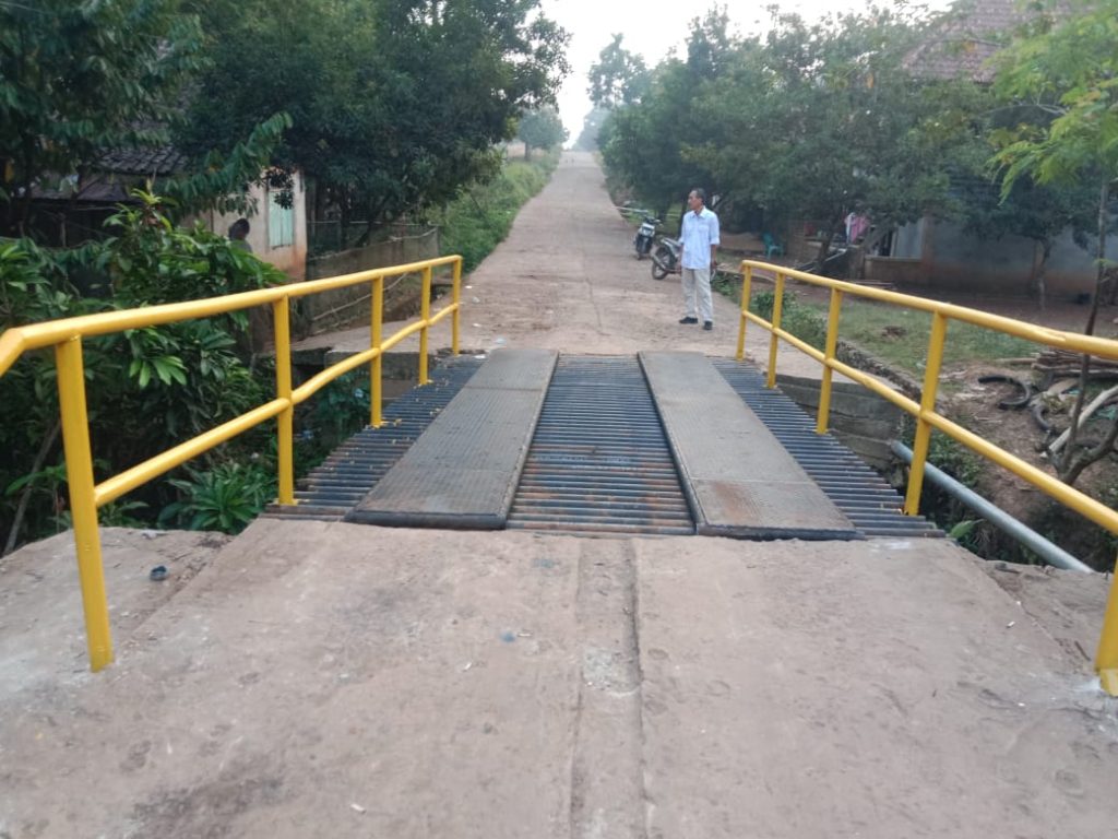 1001725649-1024x768 Atas Instruksi Bupati Toha, Jembatan Purwosari Rampung Diperbaiki