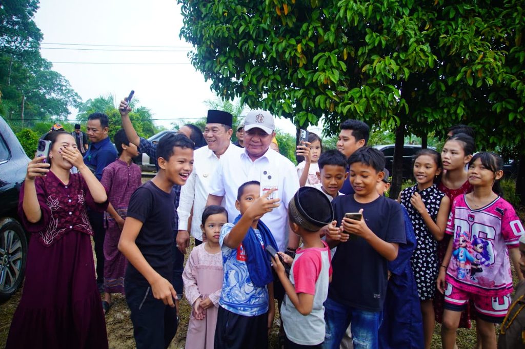 1001836070-1024x681 Hadiri Maulid Nabi di Muba, Herman Deru Ajak Masyarakat Teladani Akhlak Rasulullah SAW