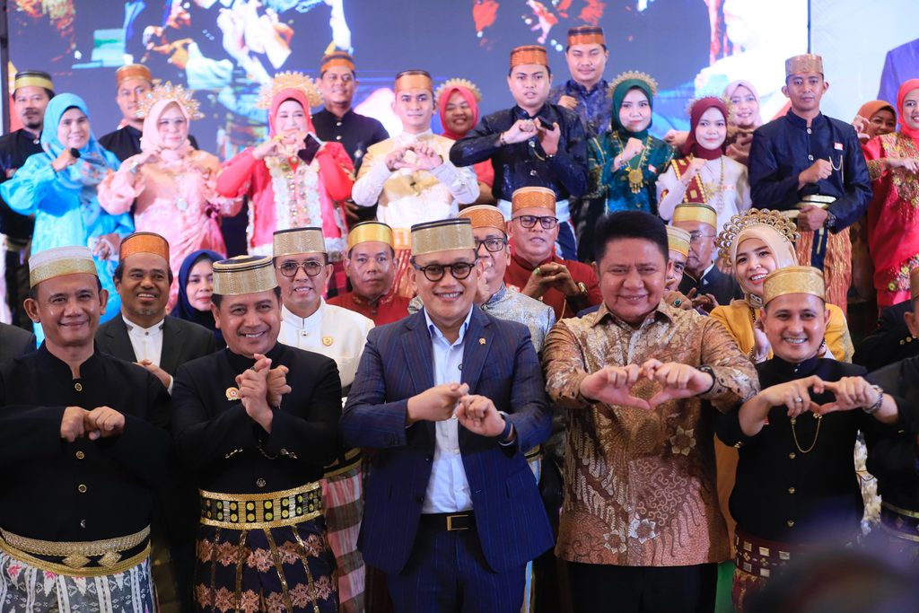 1001842045-1024x683 Herman Deru Pesan KKSS Sumsel Jangan Kehilangan Identitas, Bangga Jadi Orang Sulawesi